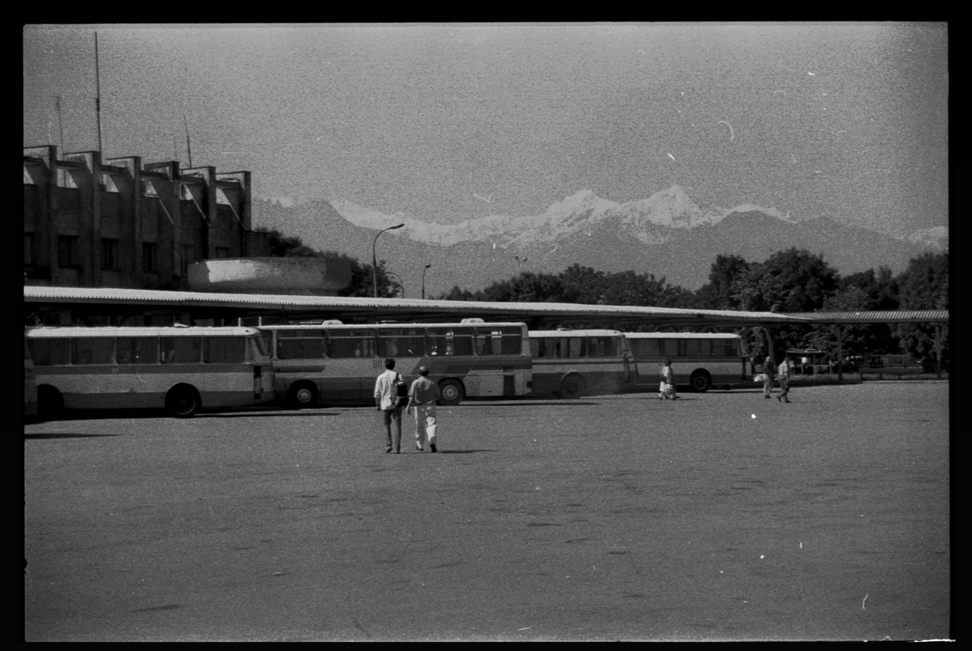 La stazione dei pullman “Archivio Operazione Colomba”