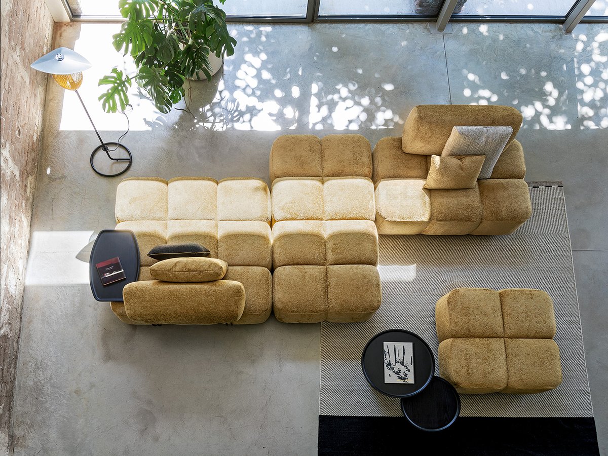 In divenire, Sistema