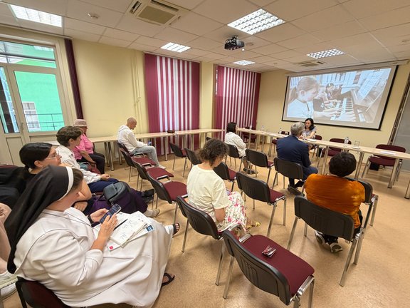 Uma mesa redonda sobre “Fé e obras de misericórdia”