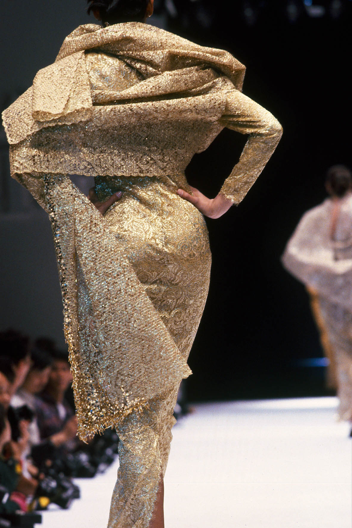 Gianfranco Ferré Prêt-à-porter Donna Autunno/Inverno 1990-91, Look n. 115.