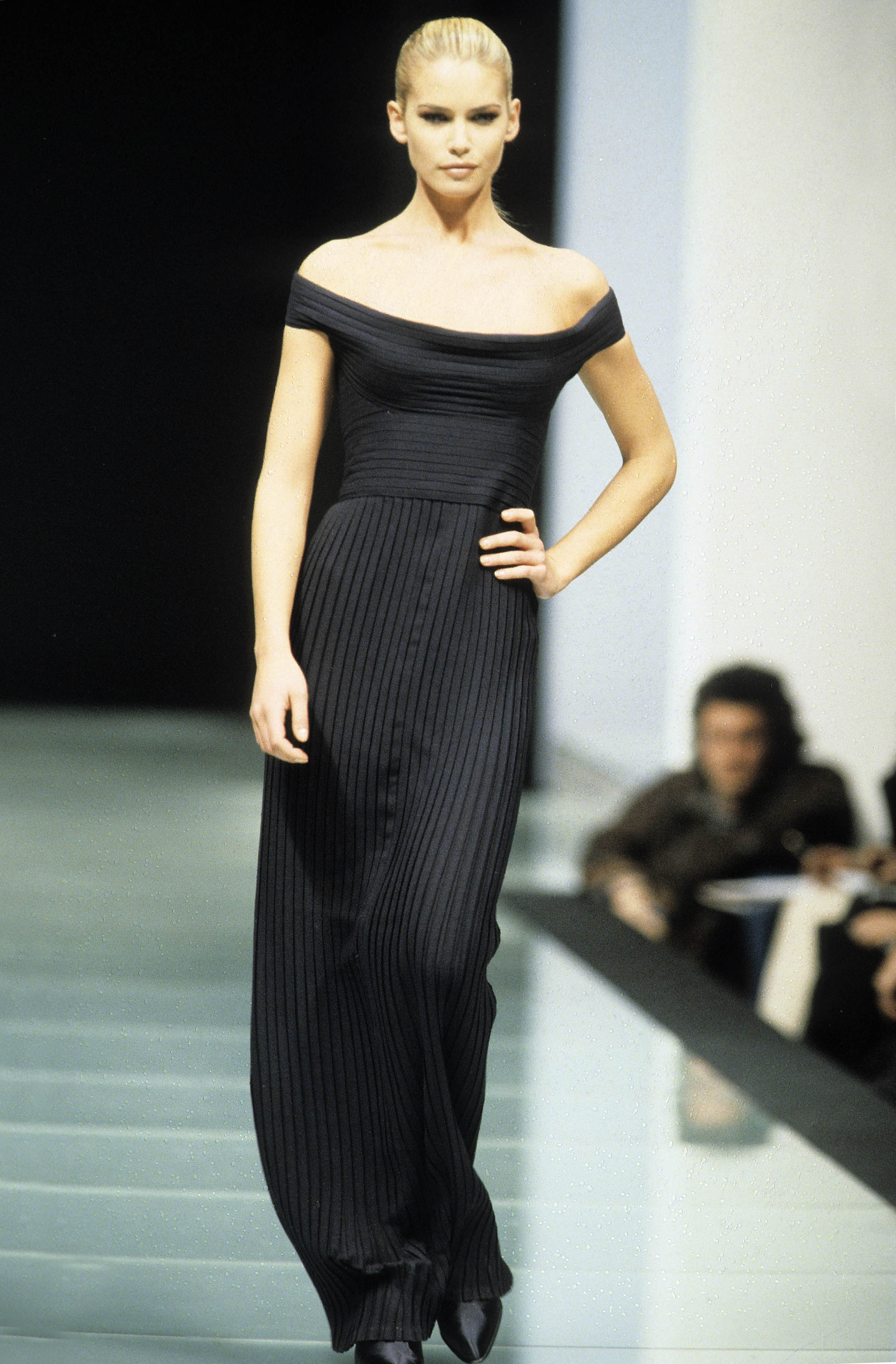 Gianfranco Ferré Prêt-à-porter Donna Autunno/Inverno 1996-97, Look n. 117. Modella Valeria Mazza.