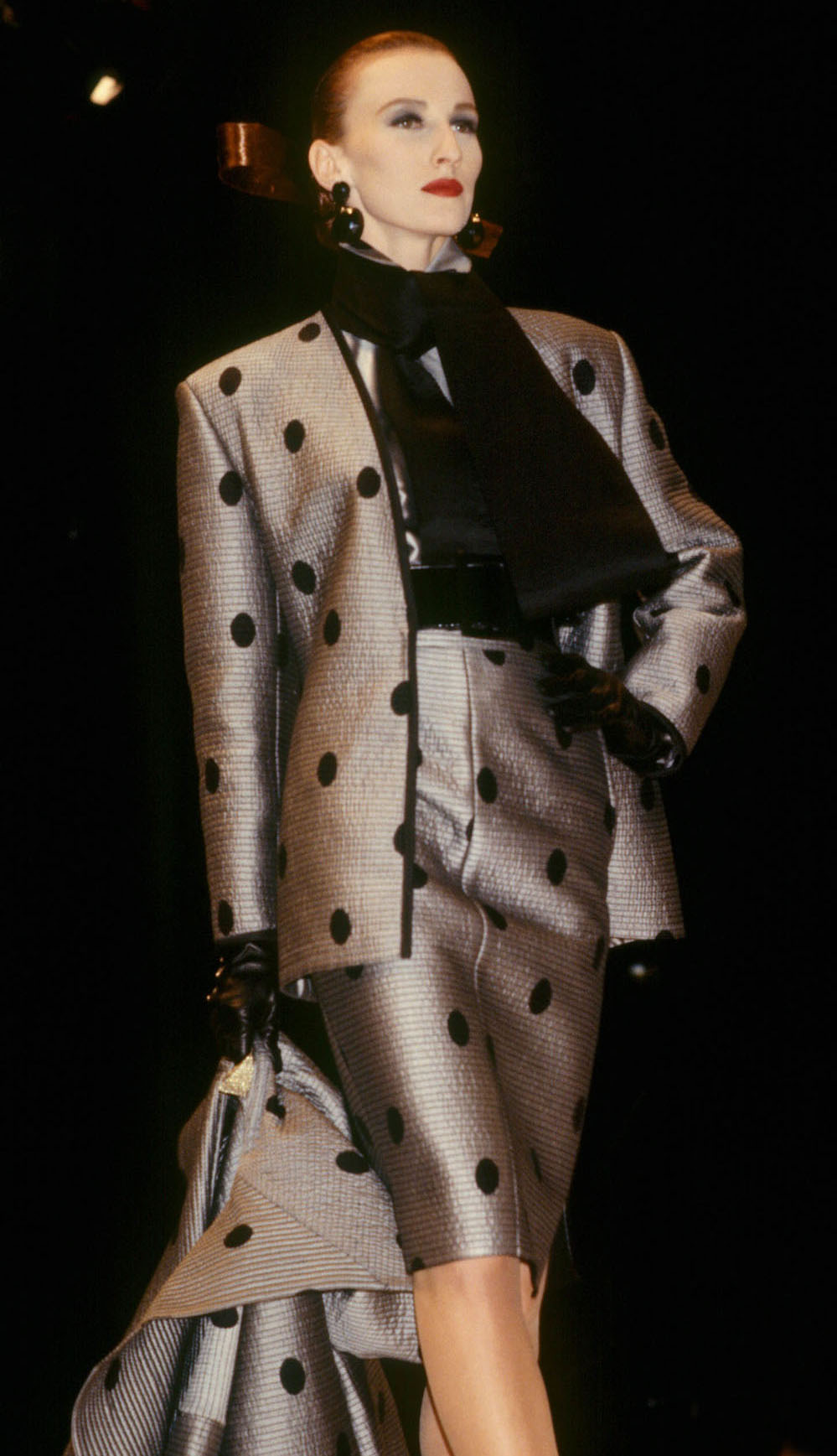 Gianfranco Ferré Alta Moda Autunno/Inverno 1986-87, Look n. 17, modella Martine Pilon.