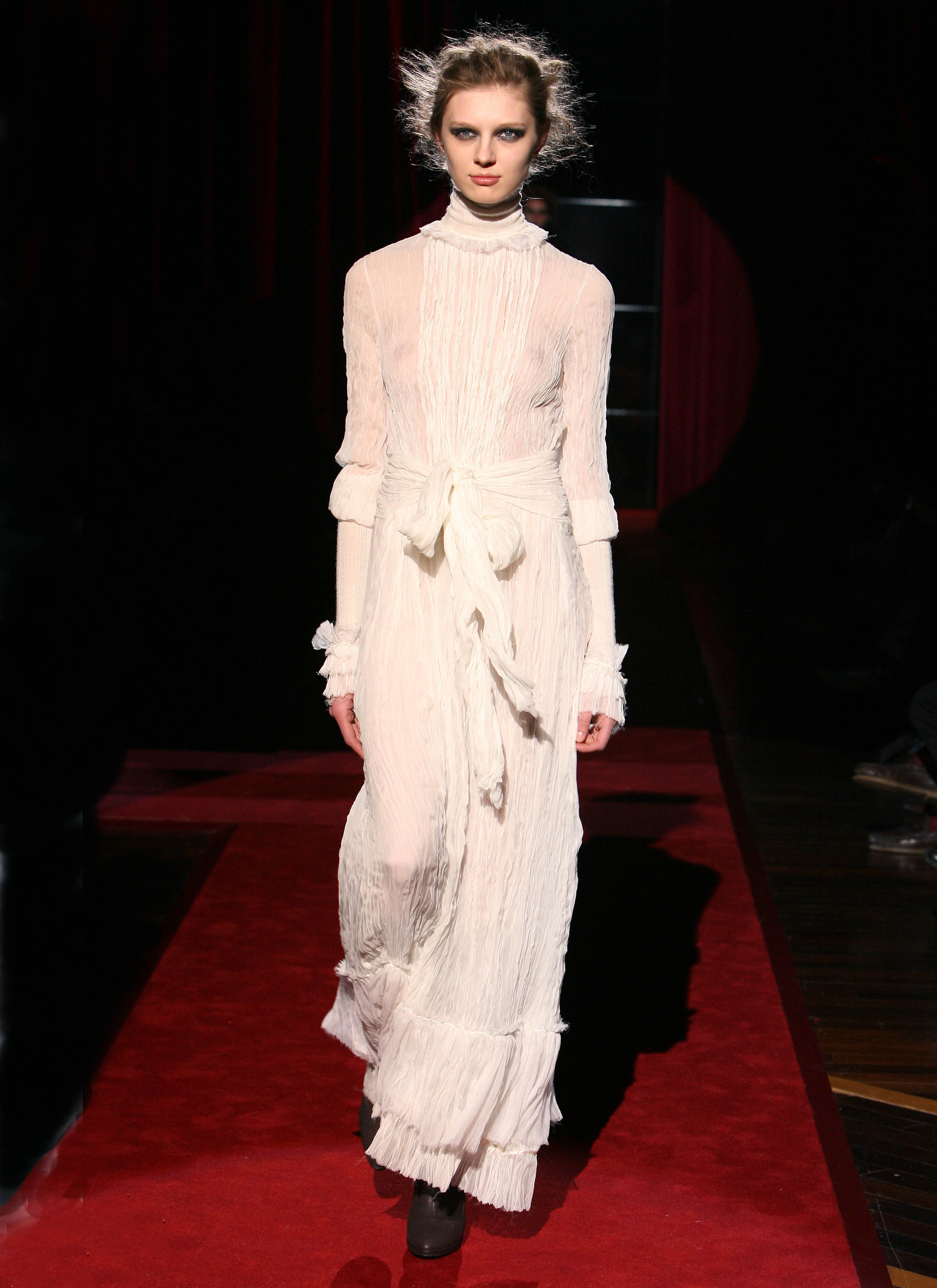 Gianfranco Ferré Women’s Ready-to-wear Fall/Winter 2006-07, Look n. 30bis. Model Solange Wilvert.