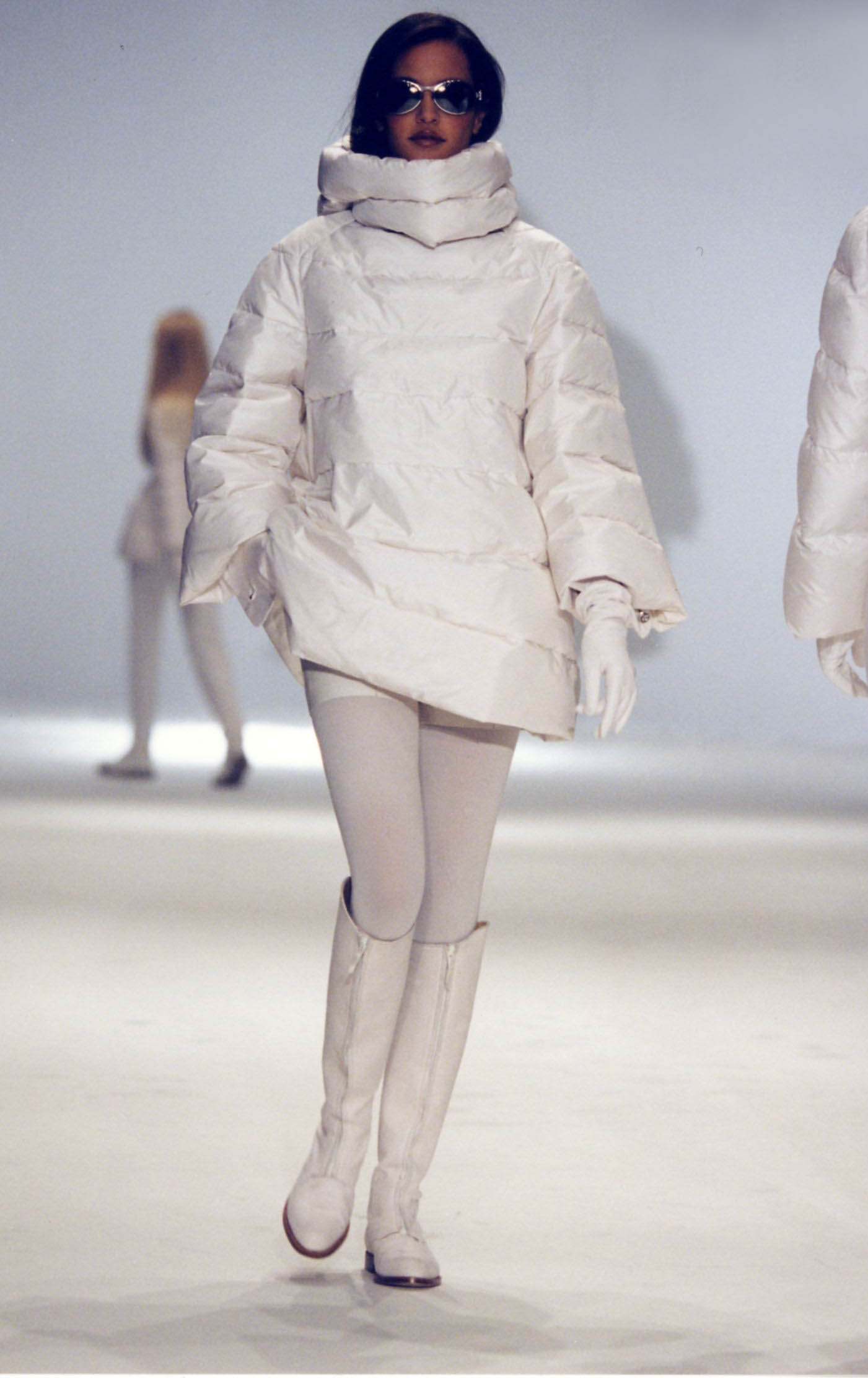 Gianfranco Ferré Prêt-à-porter Donna Autunno/Inverno 1995-96, Look n. 31. Modella Claudia Mason.