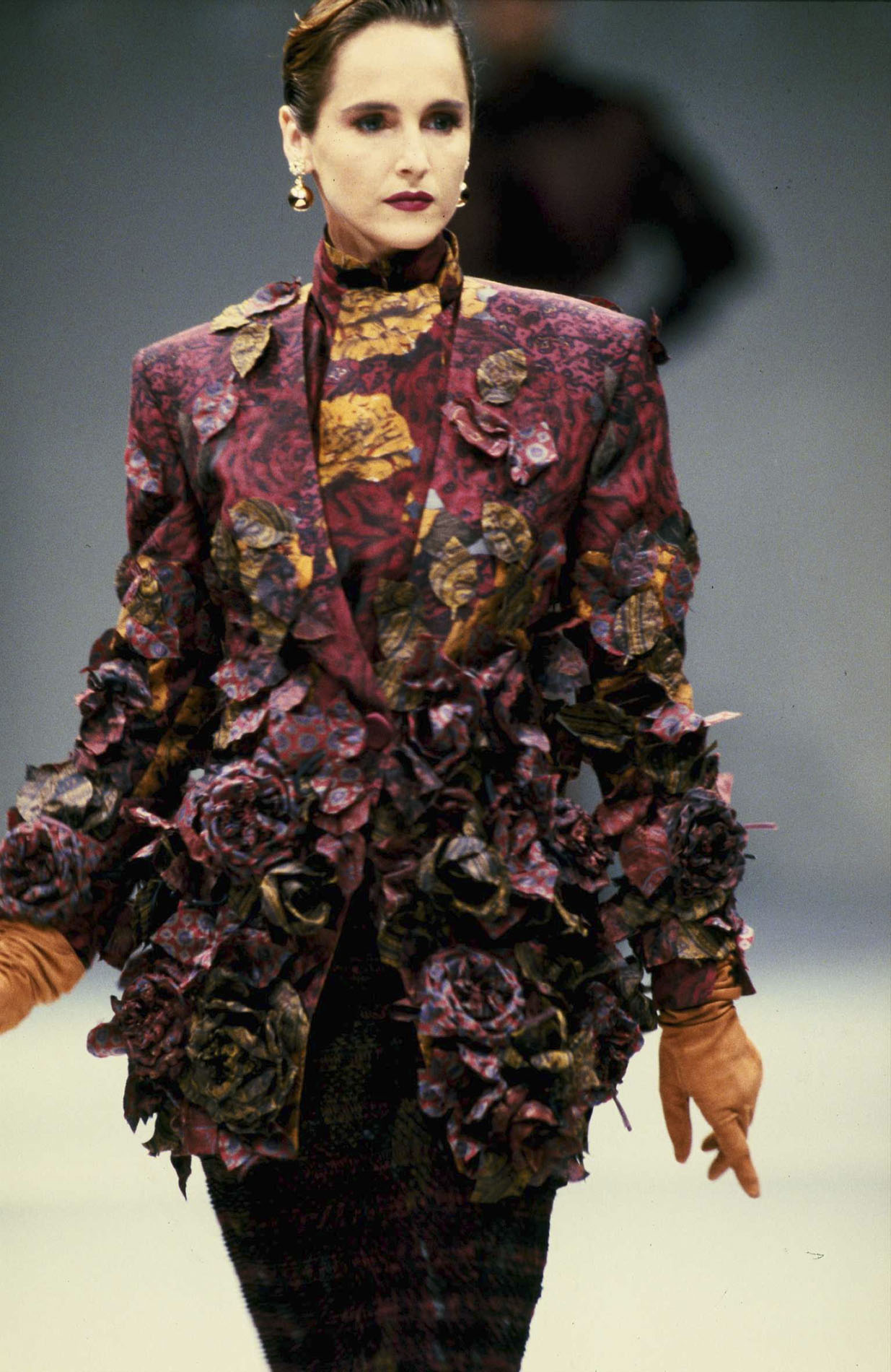 Gianfranco Ferré Alta Moda Autunno/Inverno 1988-89, Look n. 34, modella Alda Balestra.