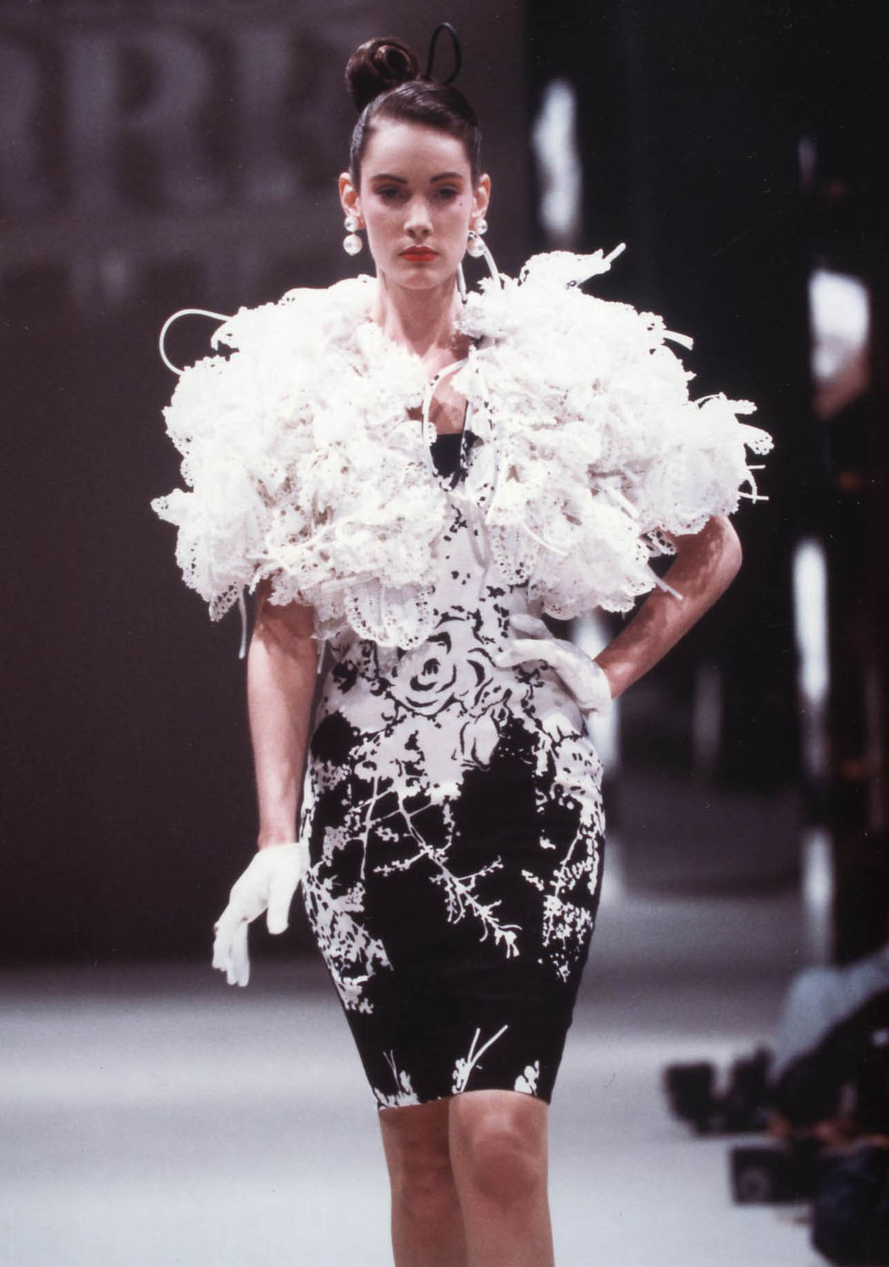 Gianfranco Ferré Alta Moda Primavera/Estate 1988, Look n. 40, modella Cathy Gallagher.