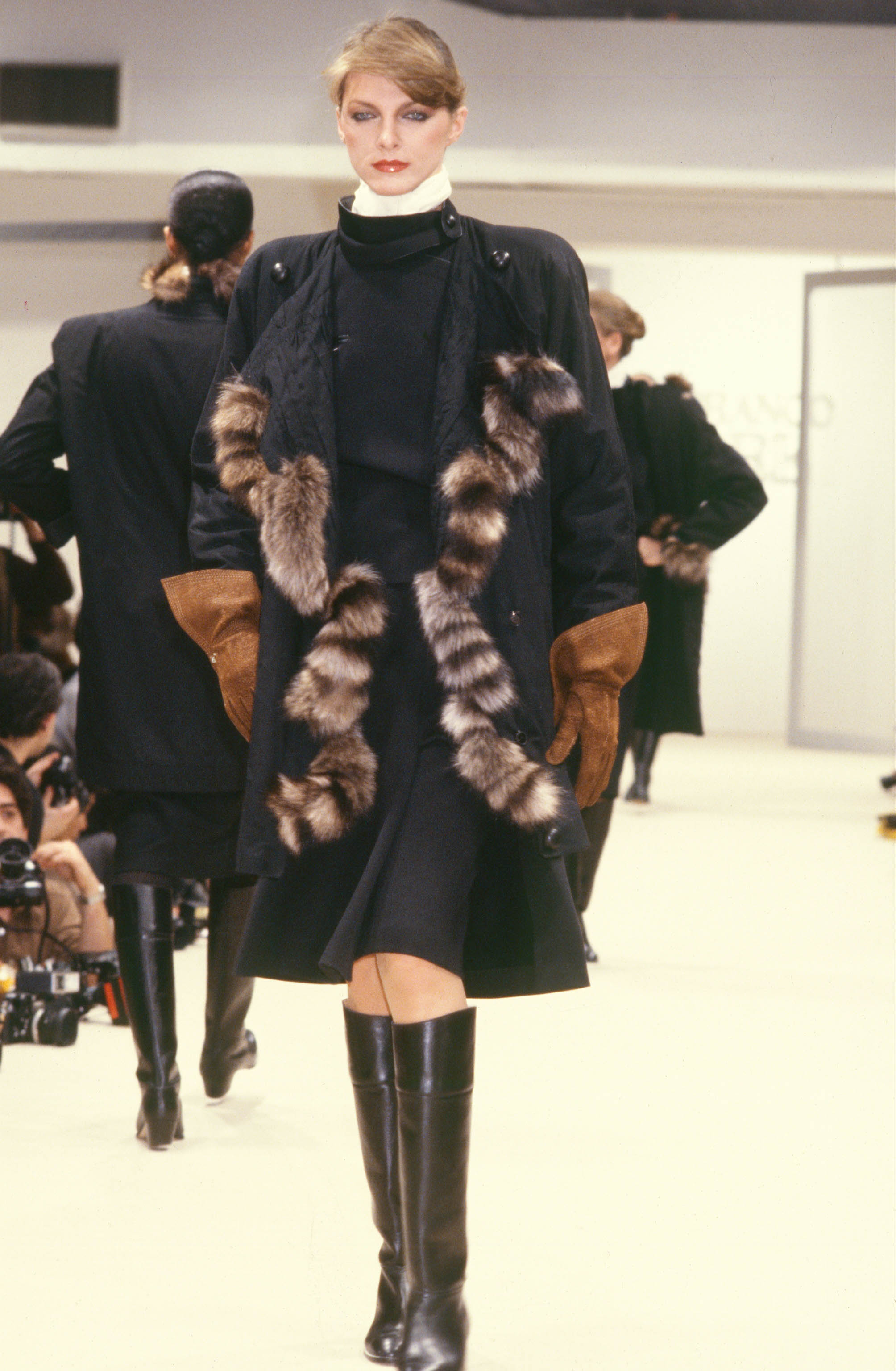 Gianfranco Ferré Prêt-à-porter Donna Autunno/Inverno 1980-81, Look n. 44.