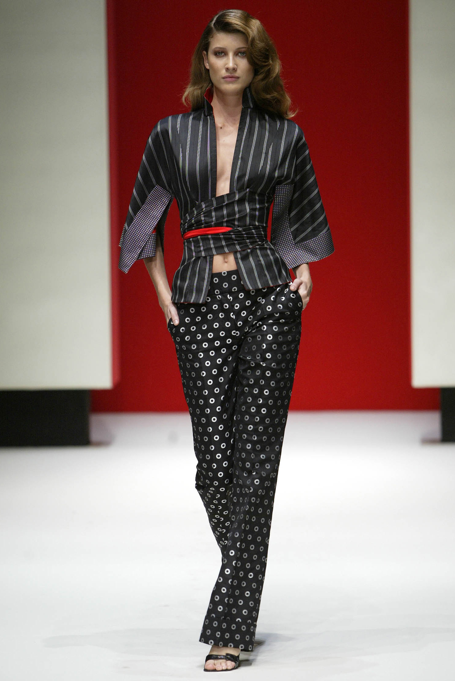 Gianfranco Ferré Prêt-à-porter Donna Primavera/Estate 2003, Look n. 50. Modella Michelle Alves.