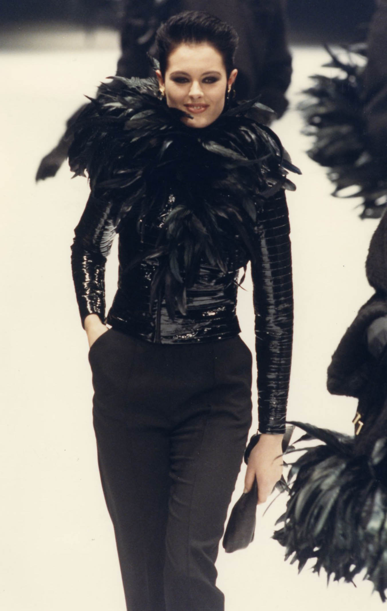Gianfranco Ferré Prêt-à-porter Donna Autunno/Inverno 1990-91, Look n. 52. Modella Jane Catherine.