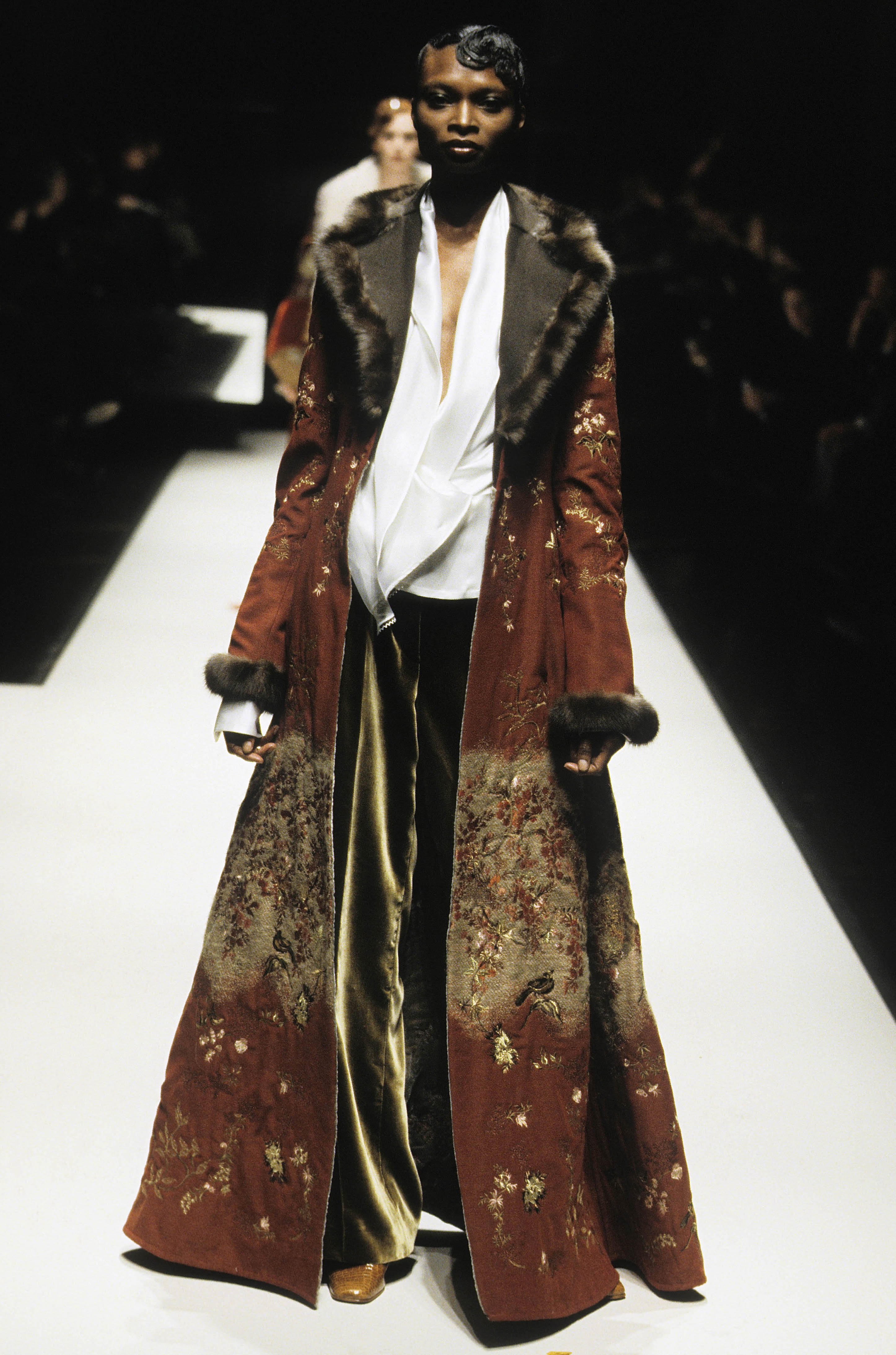 Gianfranco Ferré Prêt-à-porter Donna Autunno/Inverno 2000-01, Look n. 58. Modella Debra Shaw.