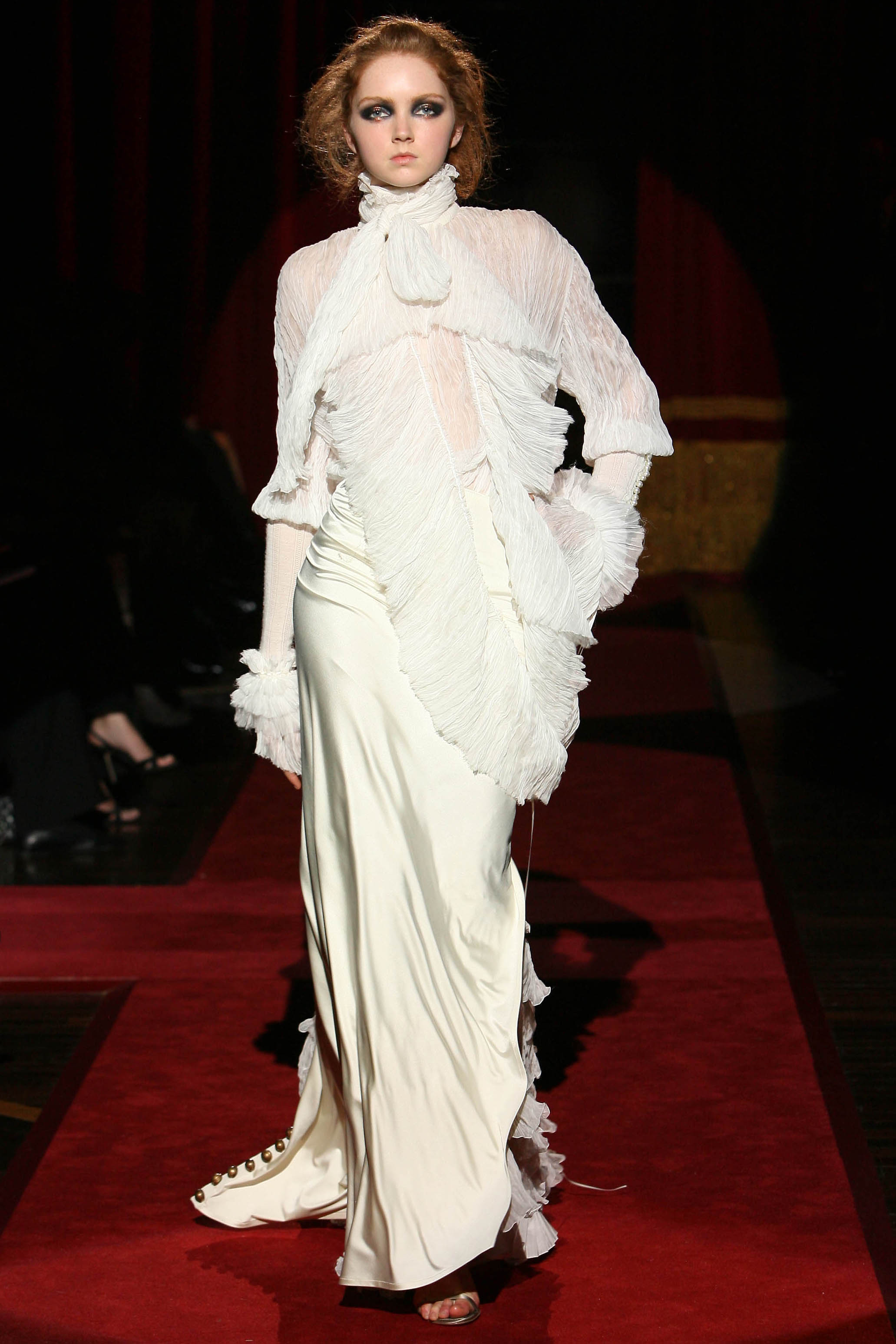 Gianfranco Ferré Prêt-à-porter Donna Autunno/Inverno 2006-07, Look n. 61. Modella Lily Cole.