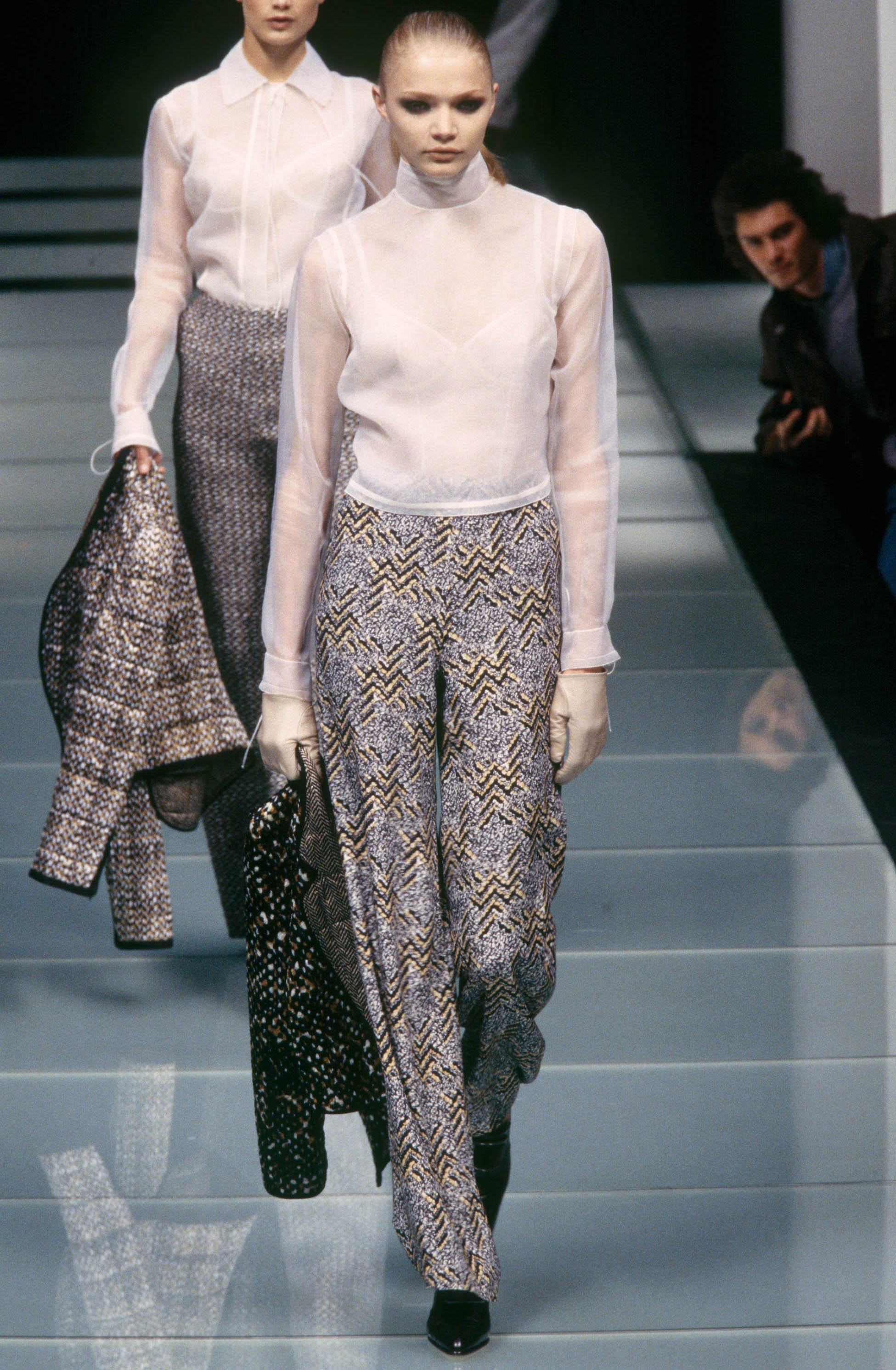 Gianfranco Ferré Prêt-à-porter Donna Autunno/Inverno 1996-97, Look n. 61. Modella Jodie Kidd.