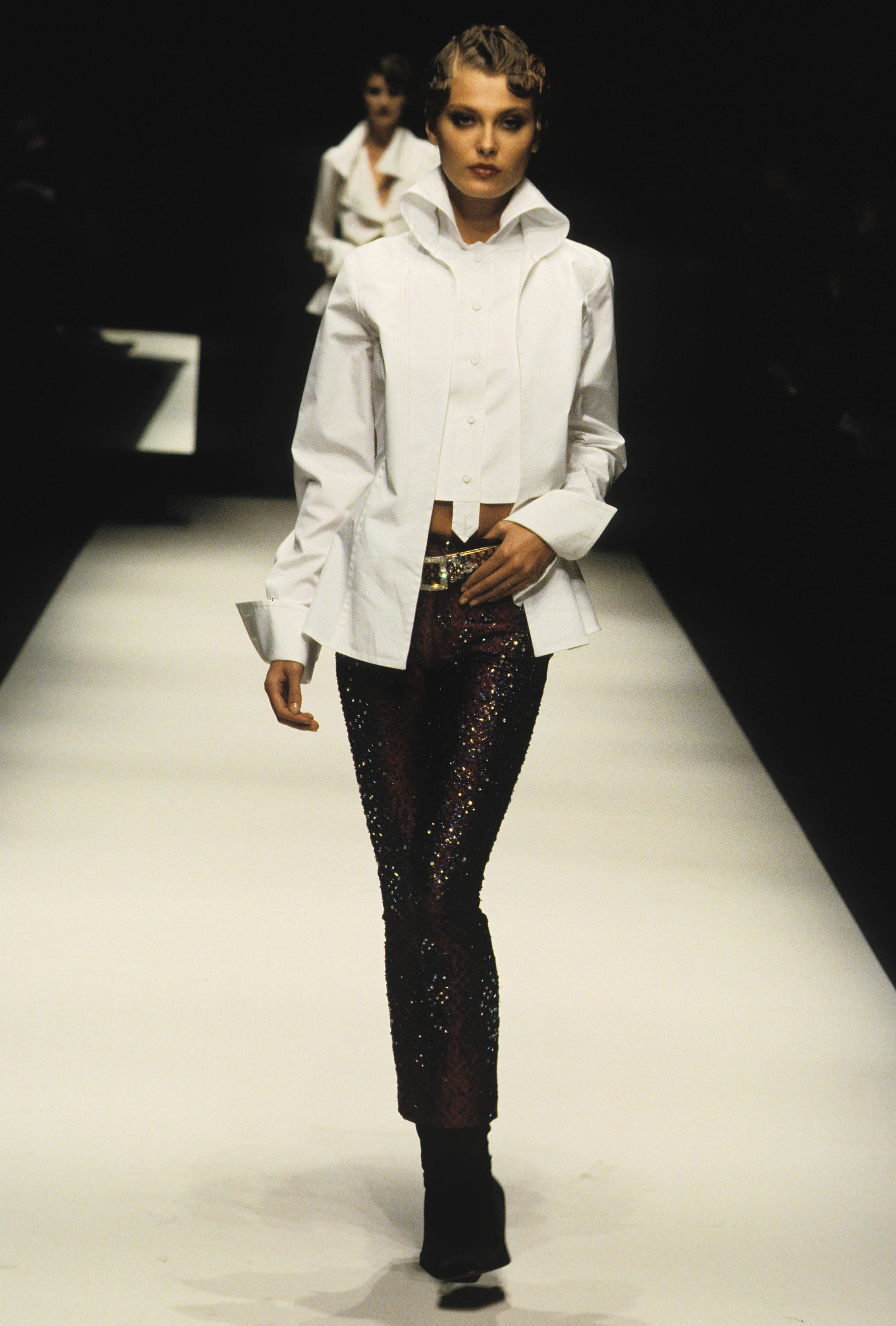 Gianfranco Ferré Prêt-à-porter Donna Autunno/Inverno 2000-01, Look n. 67. Modella Aurélie Claudel.
