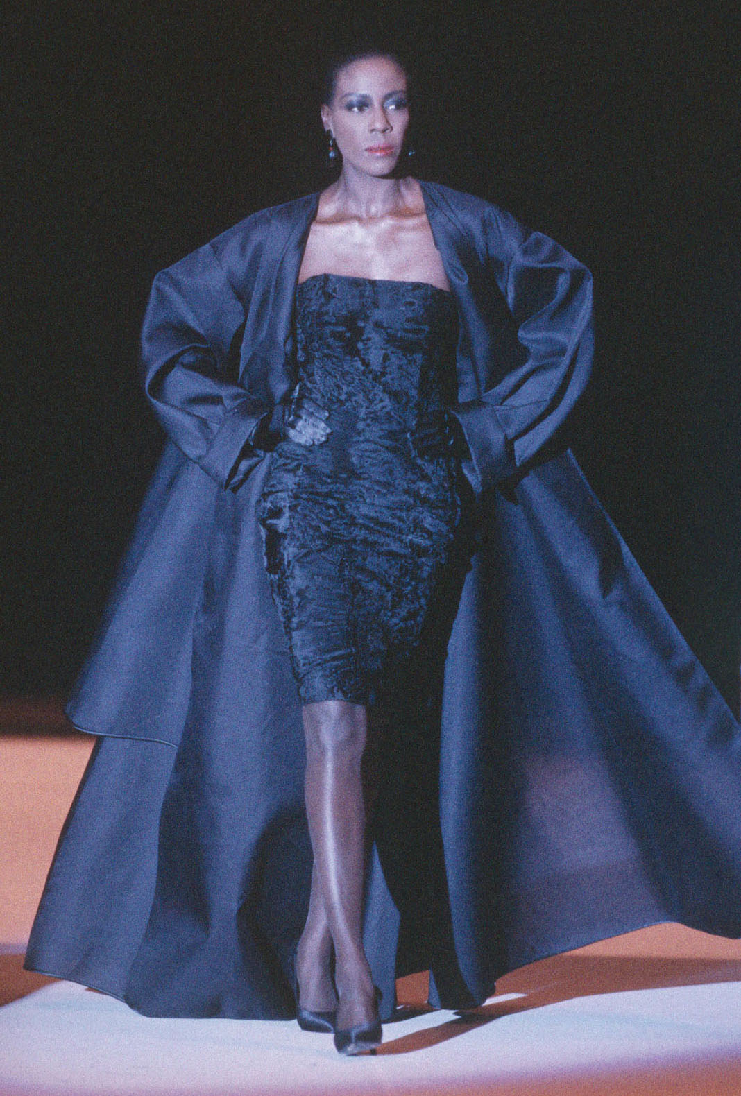 Gianfranco Ferré Alta Moda Autunno/Inverno 1986-87, Look n. 68, modella Paulette James.
