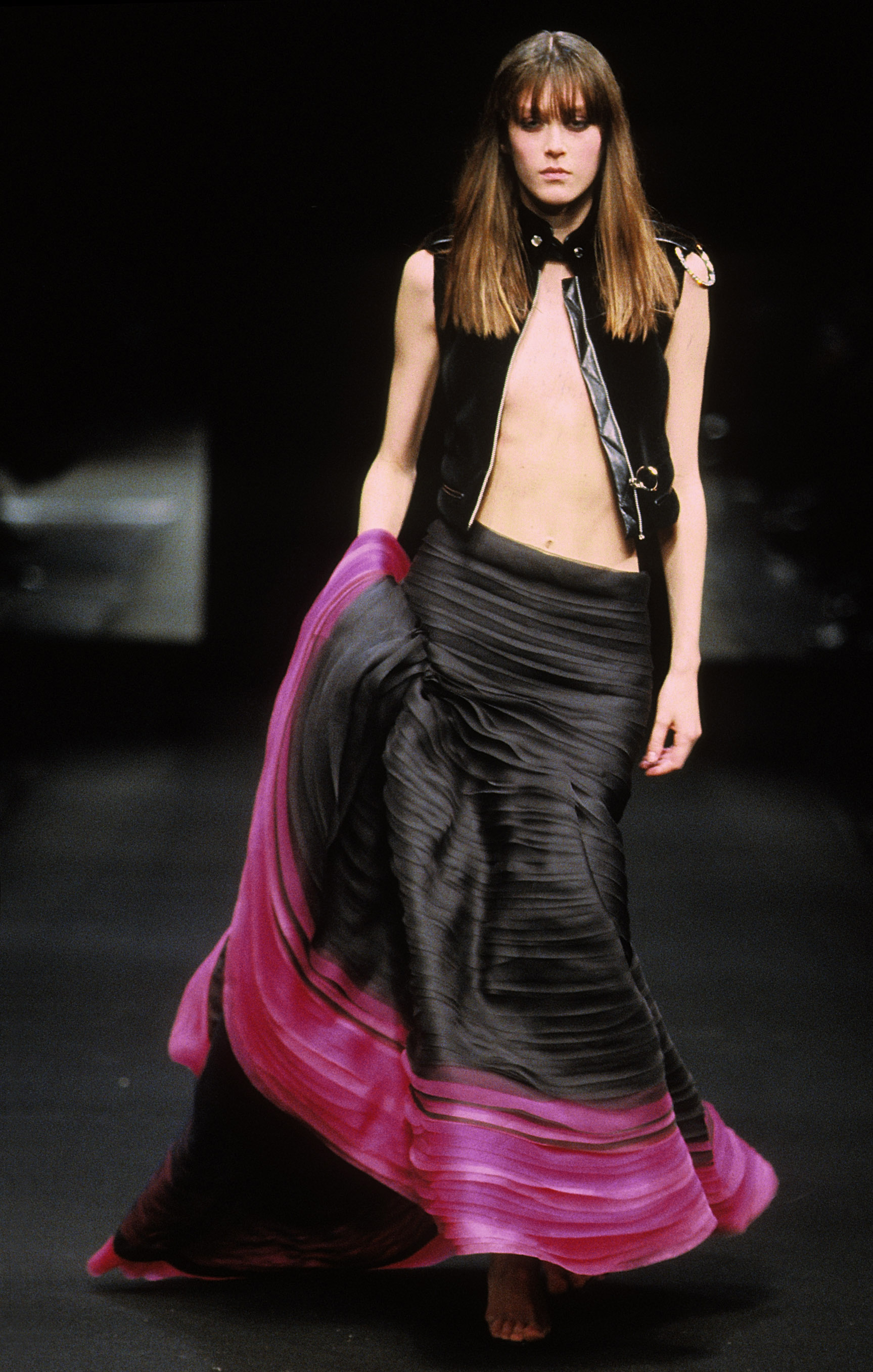 Gianfranco Ferré Prêt-à-porter Donna Autunno/Inverno 2001-02, Look n. 77. Modella Anastassia Khozissova.