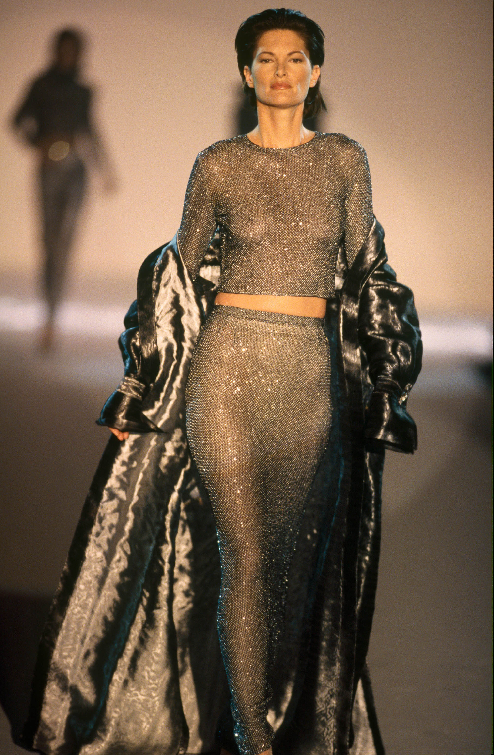 Gianfranco Ferré Prêt-à-porter Donna Autunno/Inverno 1995-96, Look n. 80. Modella Lynne Koester.