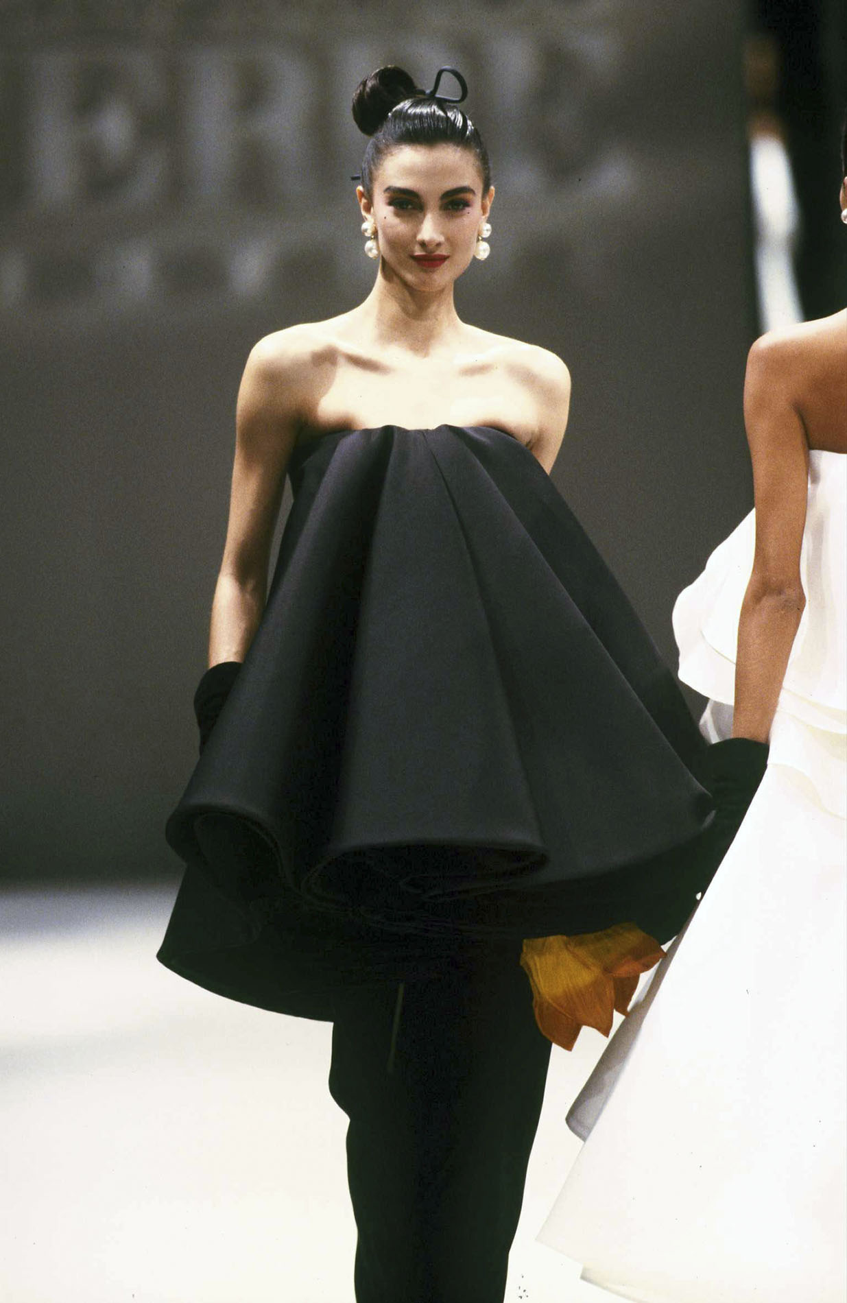 Gianfranco Ferré Alta Moda Primavera/Estate 1988, Look n. 84, modella Elena Kountoura.