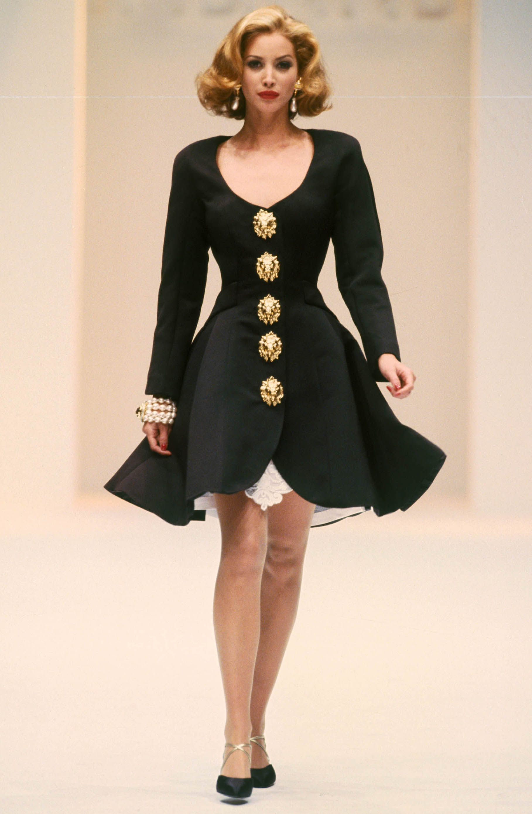 Gianfranco Ferré Prêt-à-porter Donna Autunno/Inverno 1992-93, Look n. 85. Modella Christy Turlington.