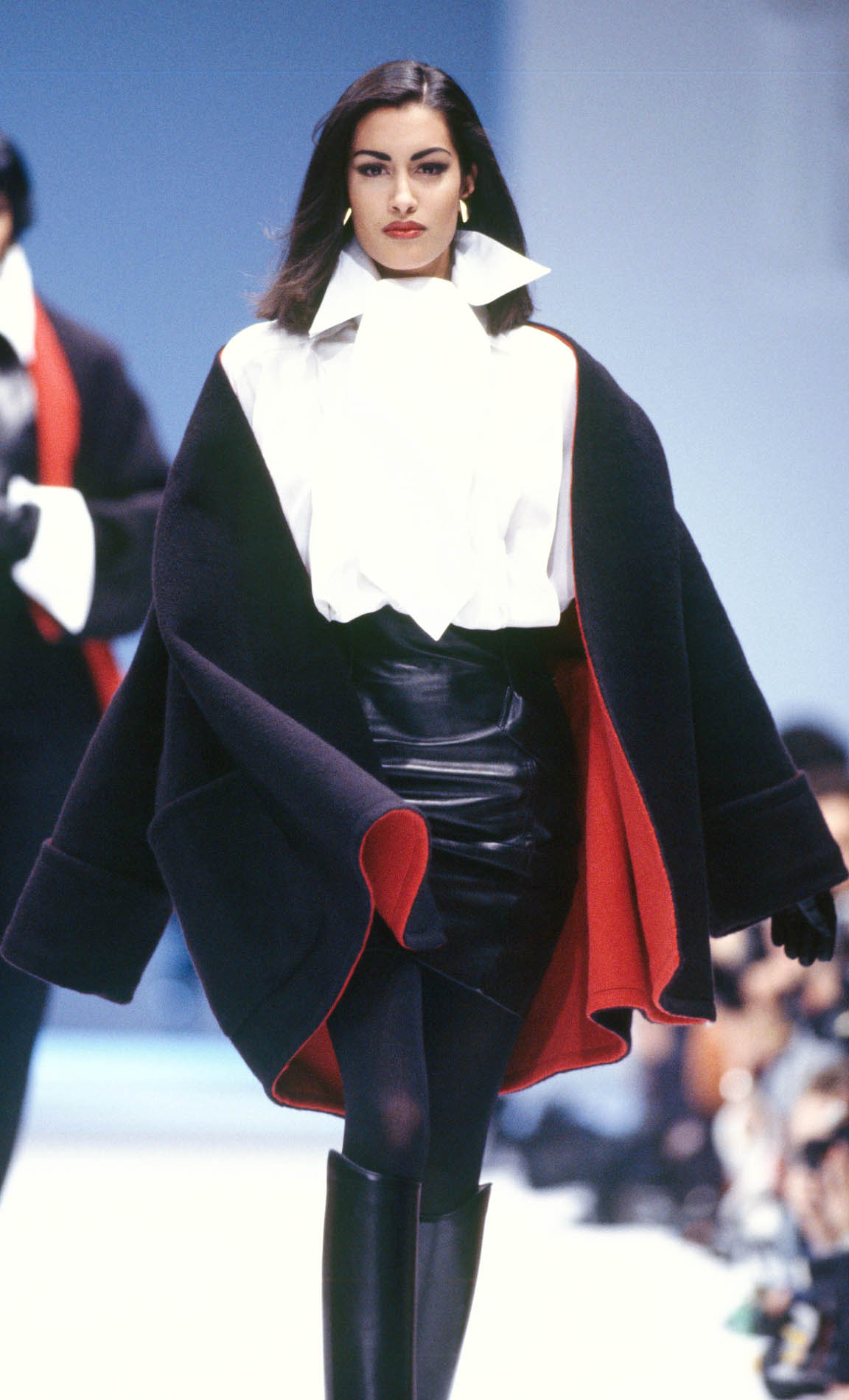 Gianfranco Ferré Prêt-à-porter Donna Autunno/Inverno 1991-92, Look n. 9. Modella Yasmeen Ghauri.