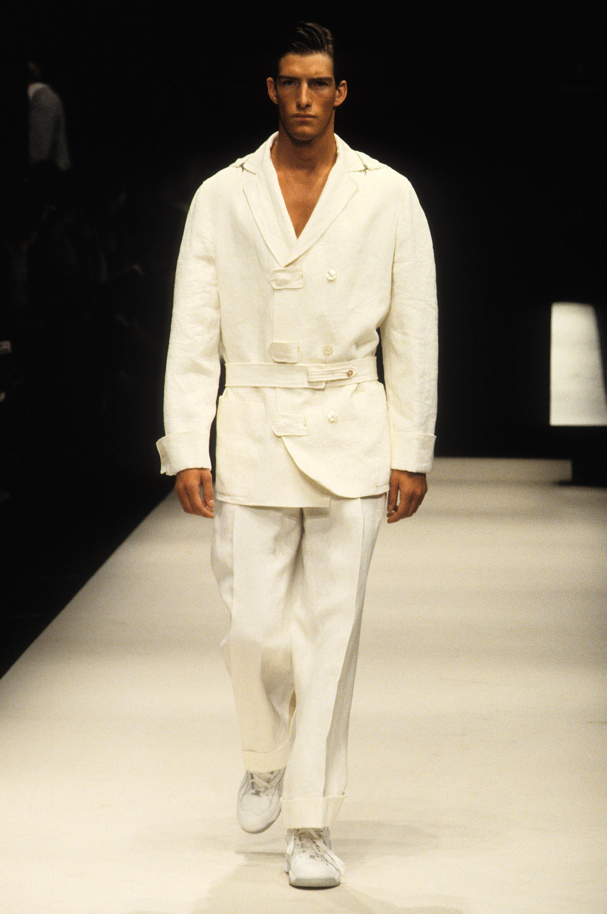 Gianfranco Ferré Prêt-à-porter Uomo Primavera/Estate 2001, Look n. 41. Modello Ivan de Pineda.