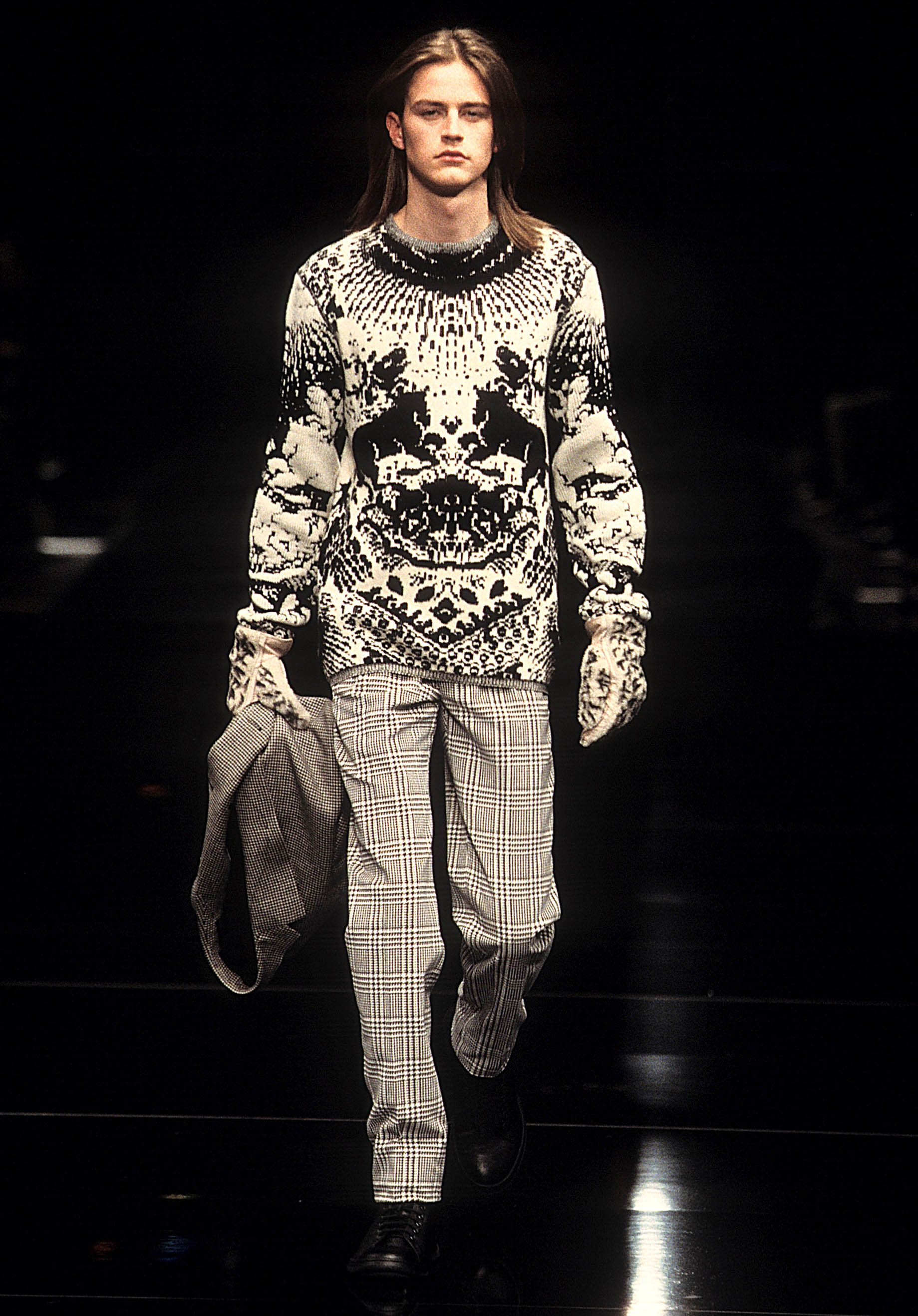 Gianfranco Ferré Prêt-à-porter Uomo Autunno/Inverno 2002-03, Look n. 45.