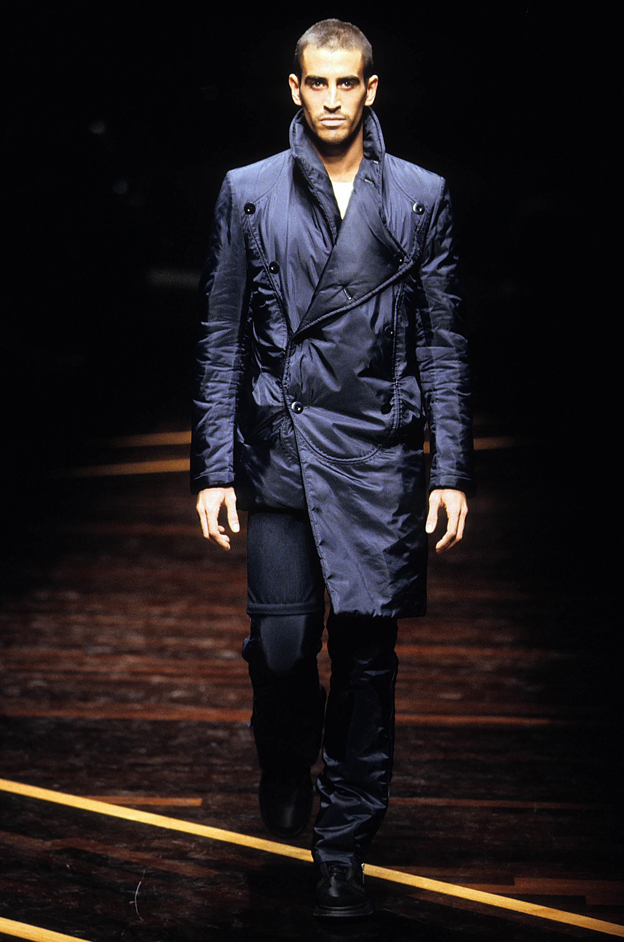 Gianfranco Ferré Prêt-à-porter Uomo Autunno/Inverno 2000-01, Look n. 7.