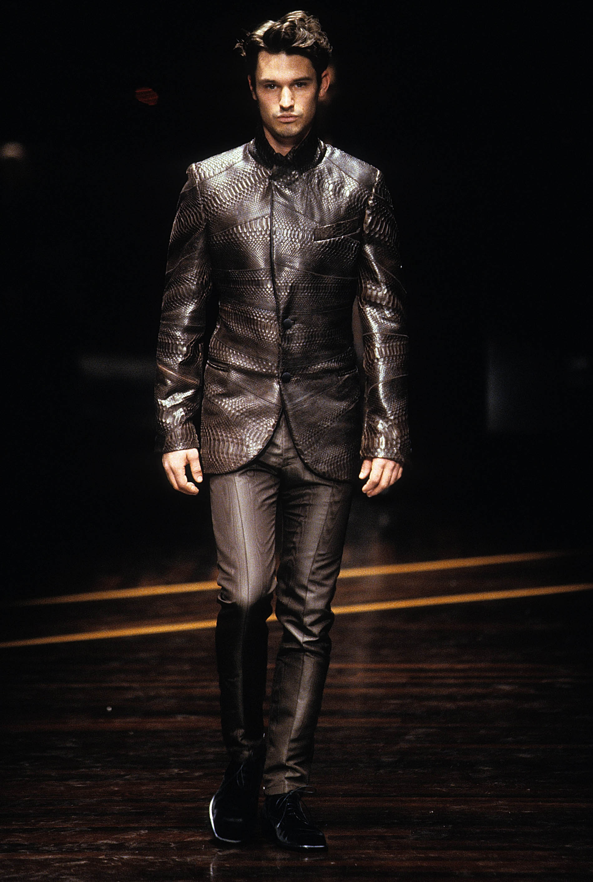 Gianfranco Ferré Prêt-à-porter Uomo Autunno/Inverno 2000-01, Look n. 85.