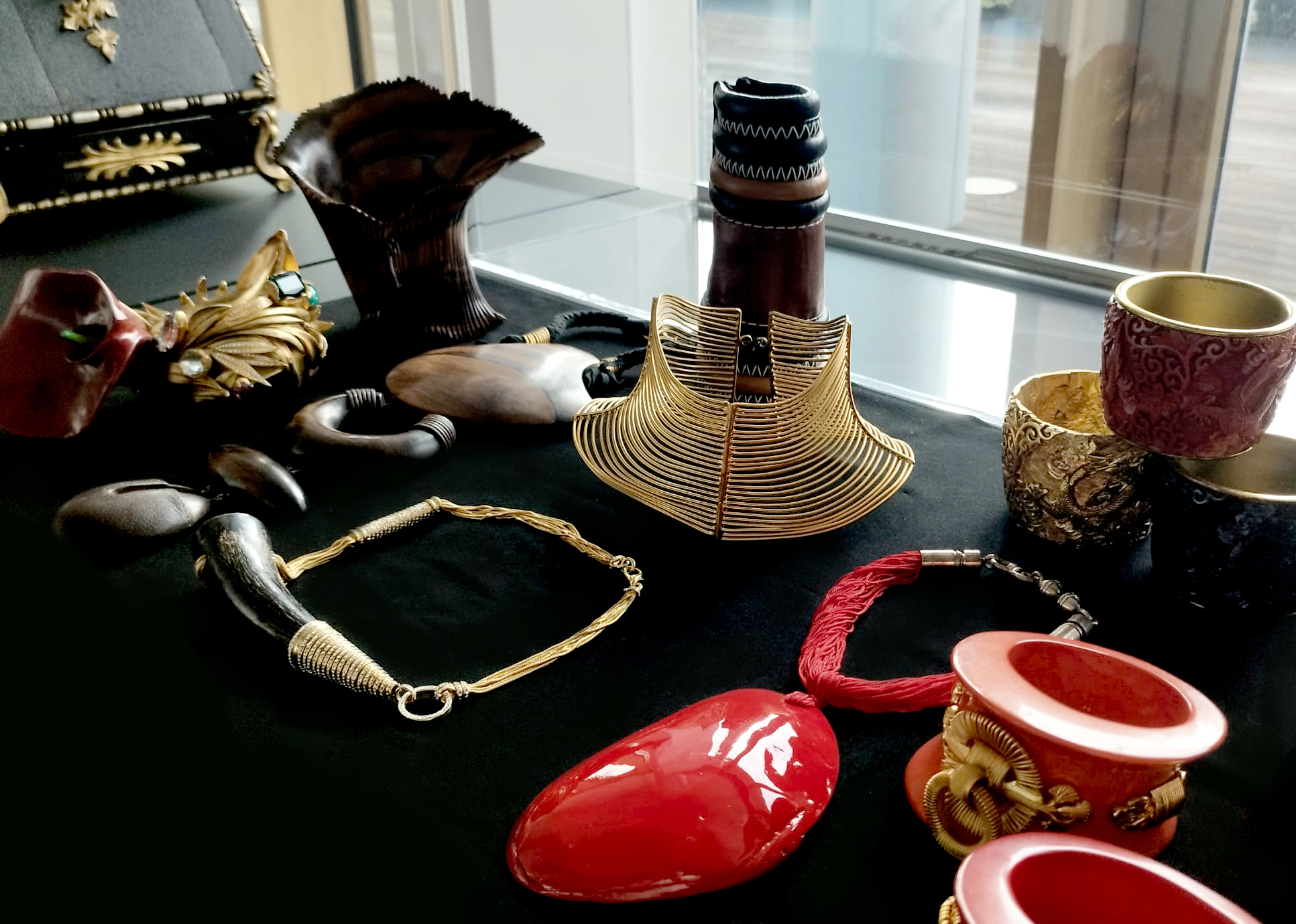 Archivio storico Gianfranco Ferré, sezione bijoux.