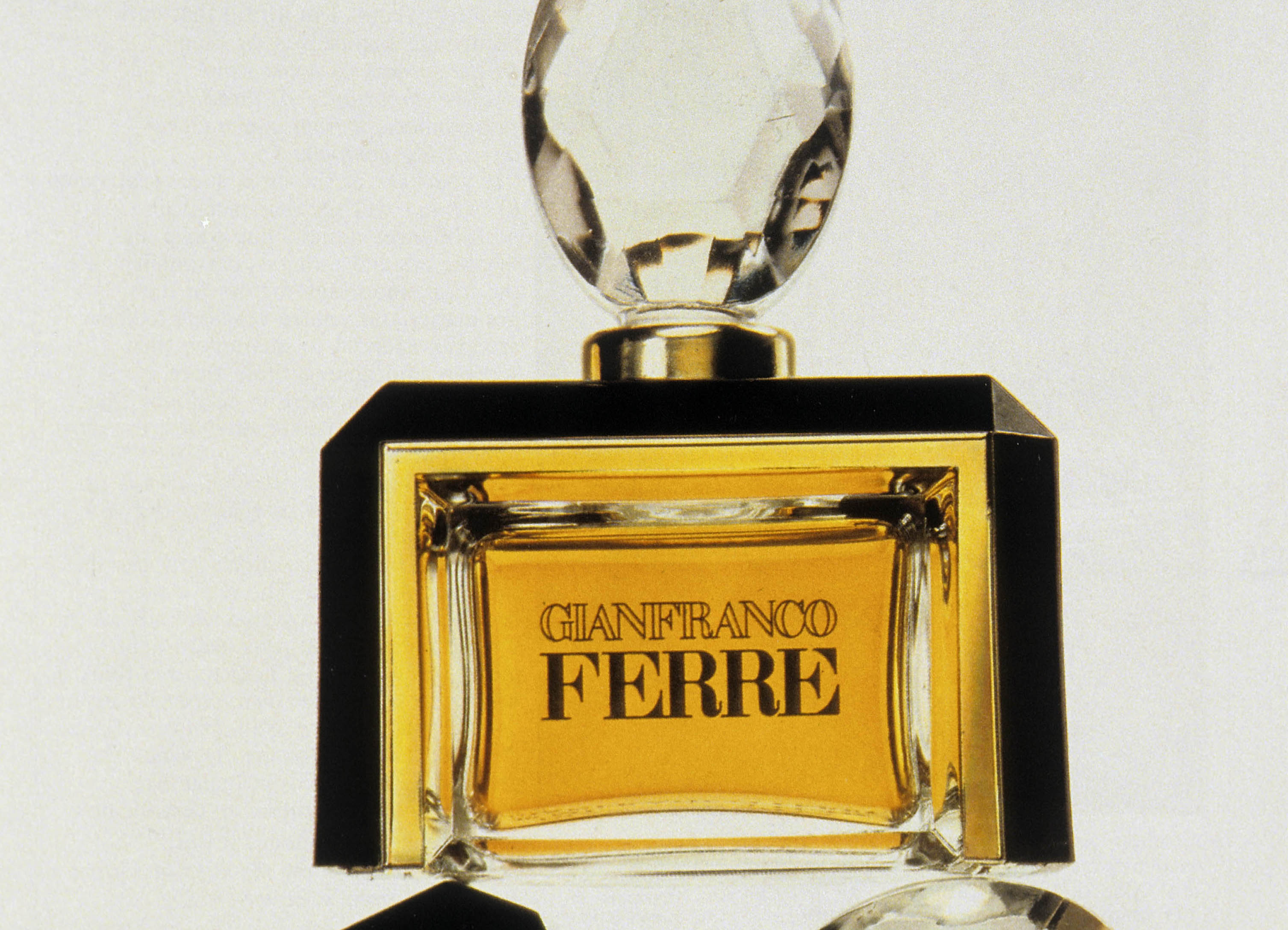 Foto di advertising di Steven Meisel per Gianfranco Ferré Fragrance Pour Femme, 1984.