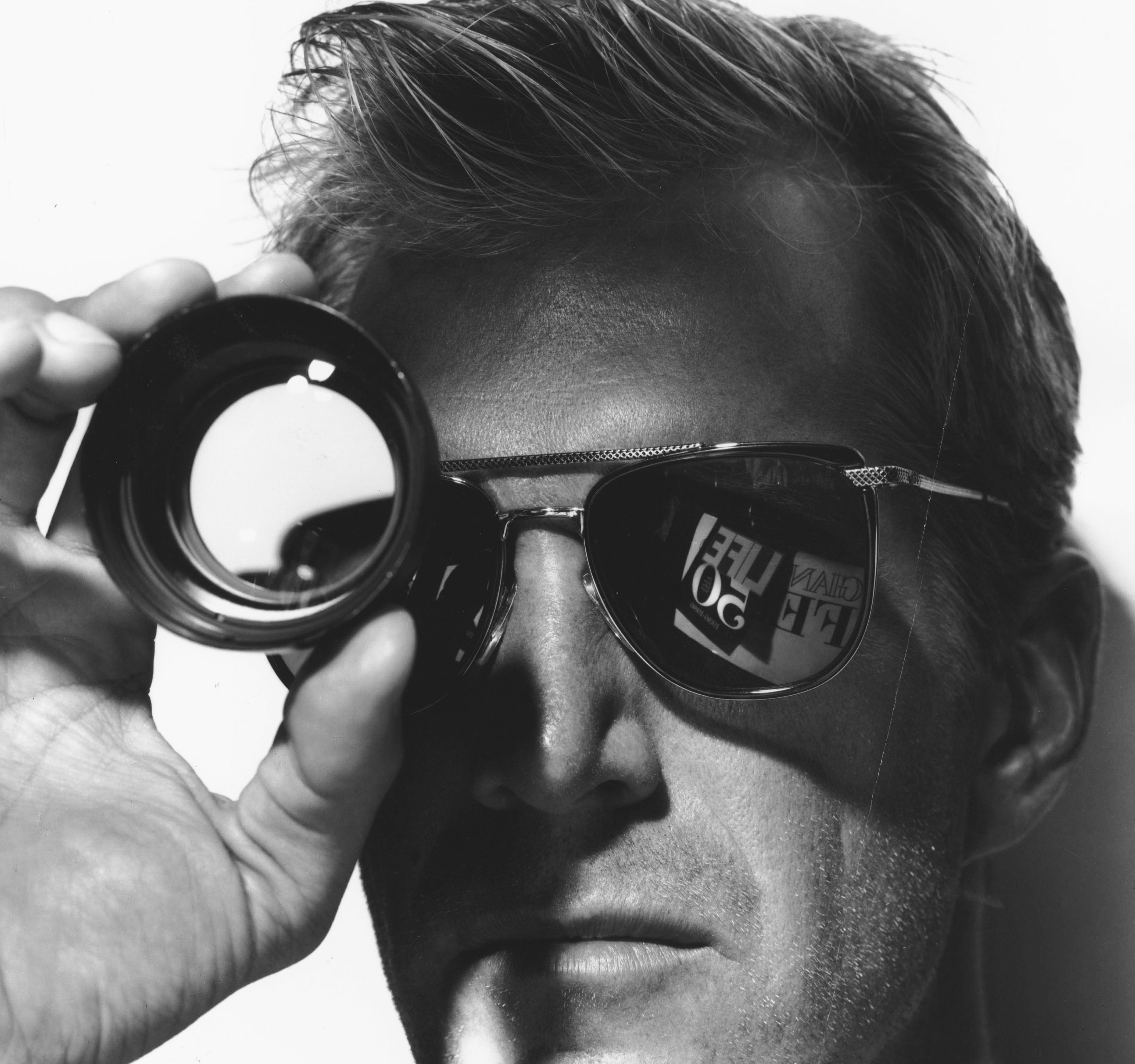 Foto di advertising di Gian Paolo Barbieri per Gianfranco Ferré Lunettes, Autunno/Inverno 1991-92, modello Hoyt Richards.