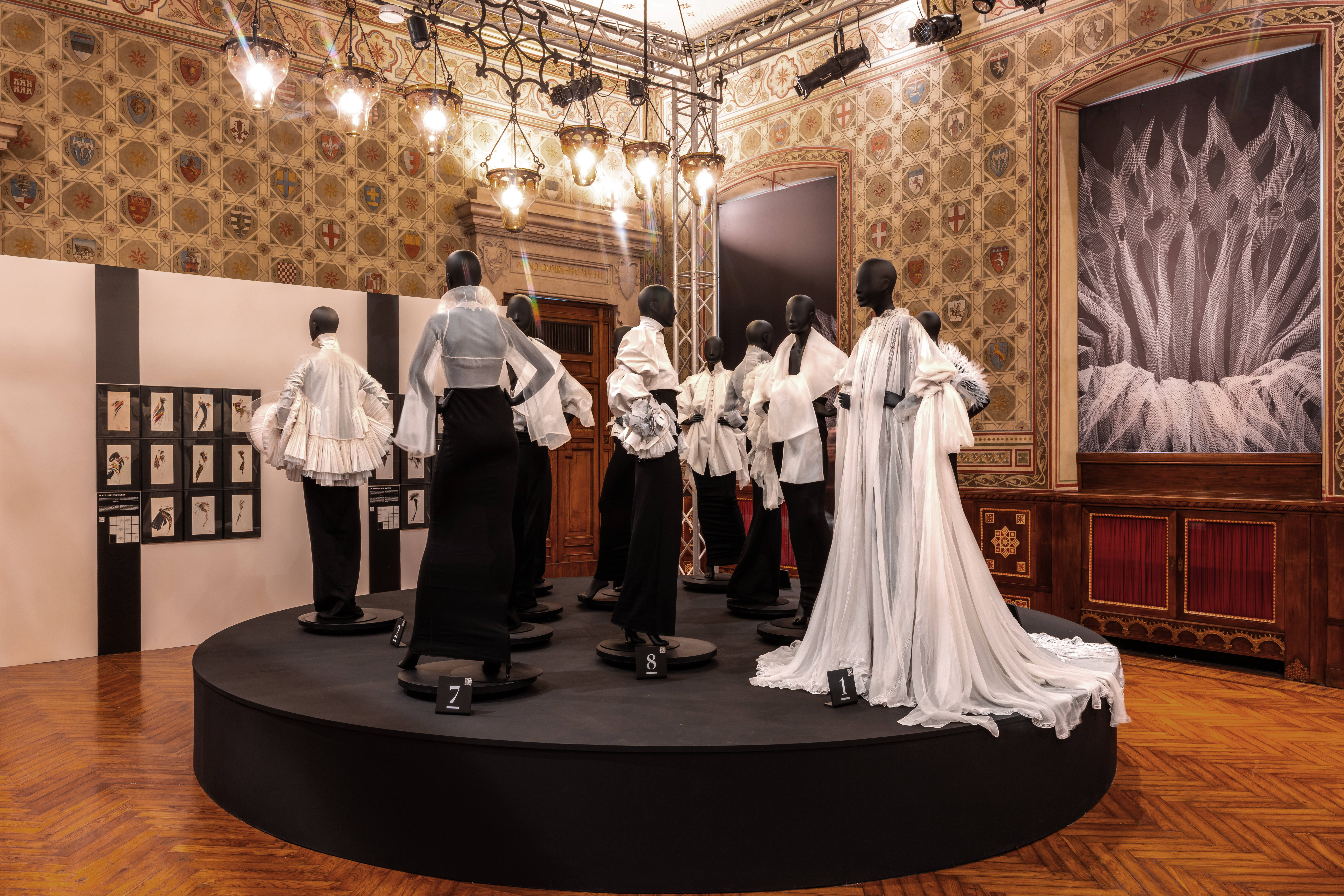 Allestimento della mostra Gianfranco Ferré tra ragione e sentimento, Legnano, 2024.