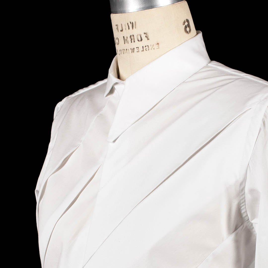 Lessico Ferré 2026: la camicia bianca di Gianfranco Ferré reinterpretata dagli studenti di Design della Moda del Politecnico di Milano