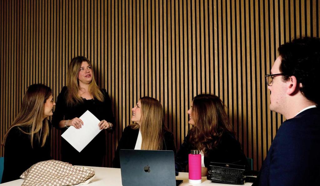 Por qué las Soft Skills como la Inteligencia Emocional Son Esenciales para una Carrera Exitosa en la Moda
