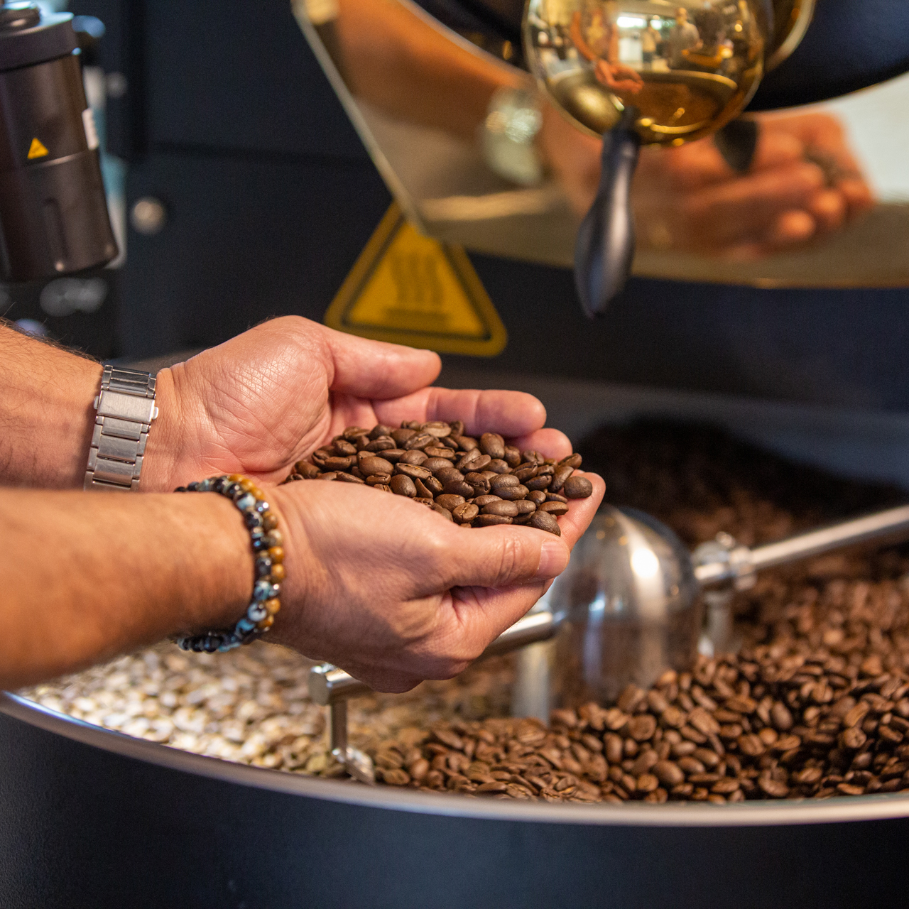 mani-caffè