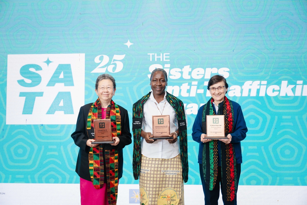 Trois sœurs récompensées lors de la cérémonie des Sisters' Anti-Trafficking Awards 2025 à Lusaka, en Zambie