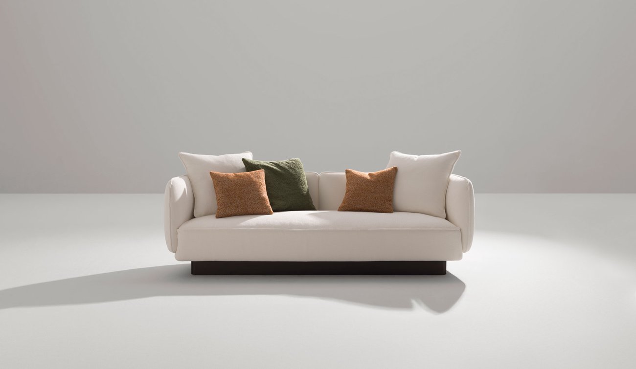 Desiree Homan Sofa 2026